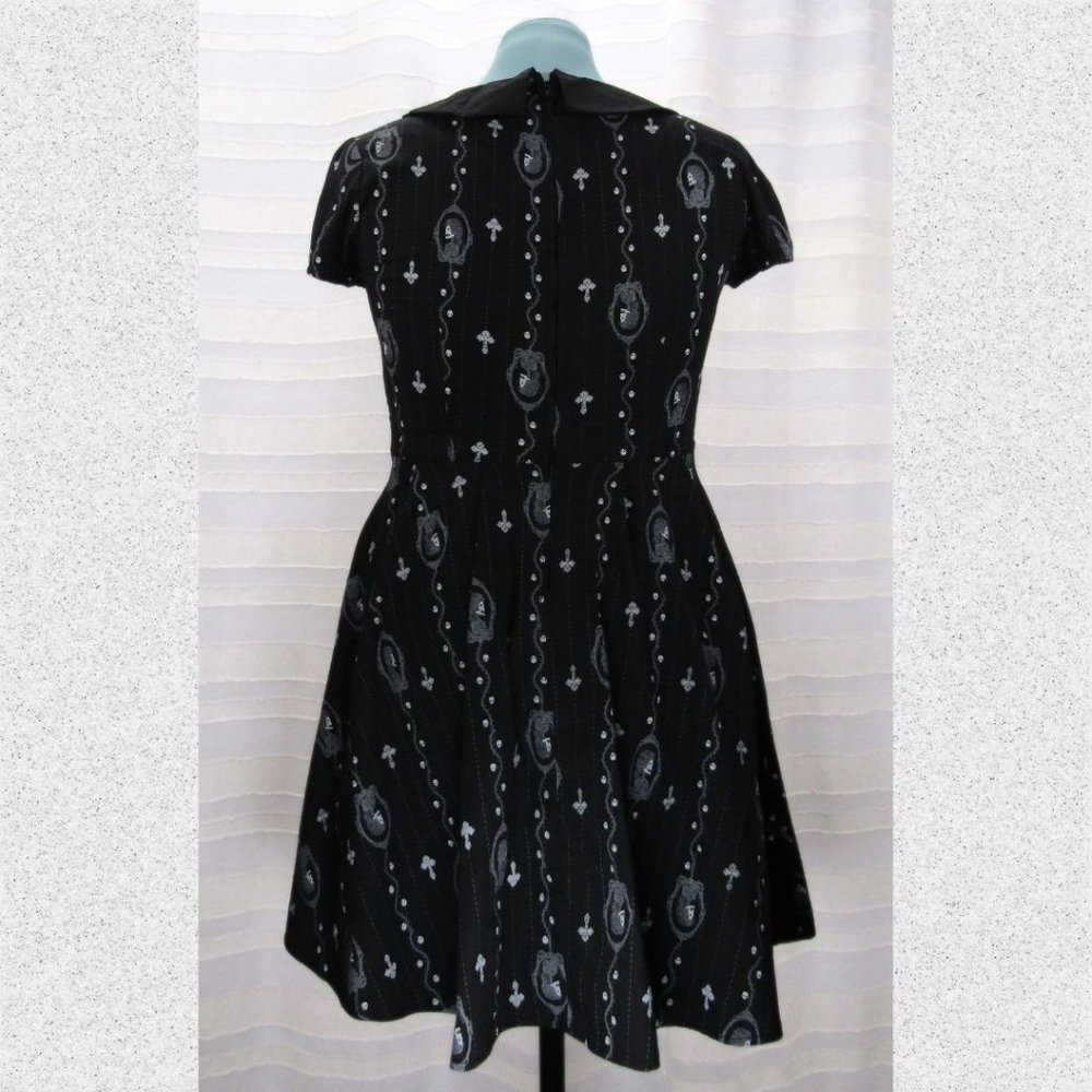Hell Bunny Collared Gemma Mini Dress in Black Pinstripe Skull Cameo - M - Picture 4 of 10
